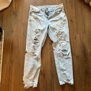 American eagle ripped high waisted jeans. Bf fit